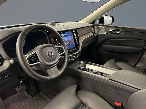 Volvo XC60 5 of 17