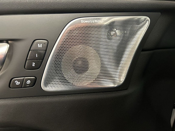 Volvo XC60 15 of 17