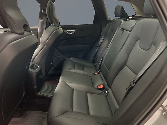 Volvo XC60 8 of 17