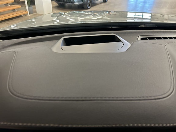 Volvo XC60 17 of 17