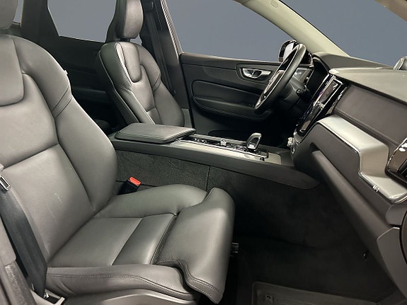 Volvo XC60 7 of 17