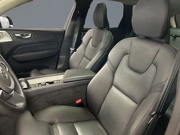 Volvo XC60 6 of 17
