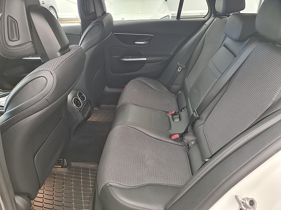 Mercedes-Benz C220 14 of 28