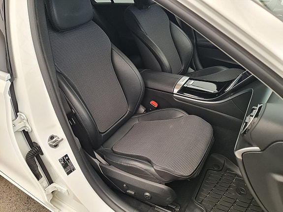 Mercedes-Benz C220 10 of 28