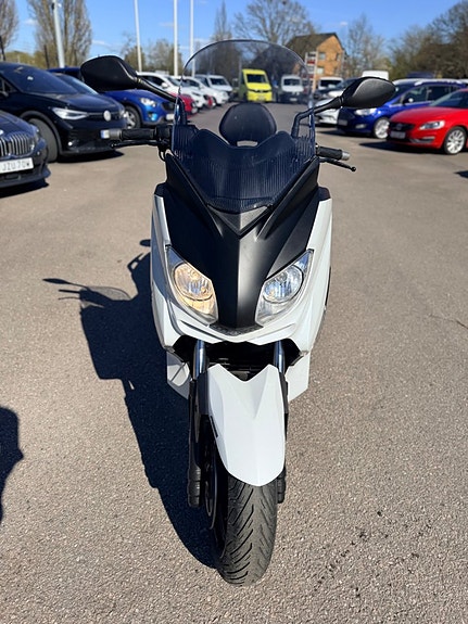 Yamaha X-max 250 ABS 6 of 8