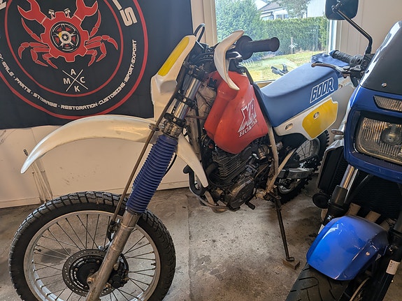 Honda XR600R 2 of 4
