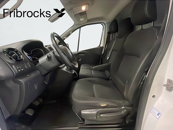 Opel Vivaro 9 of 12