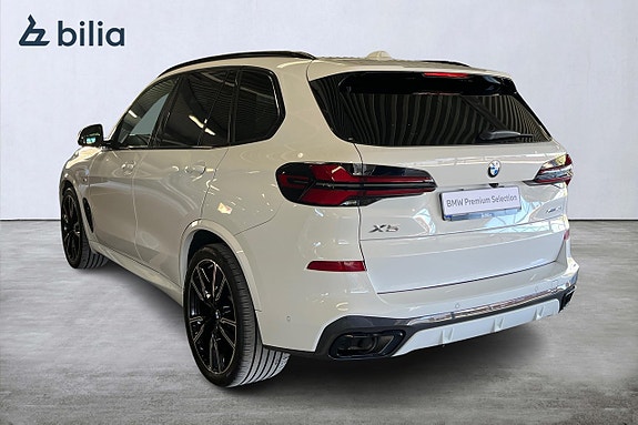 BMW X5 2 of 5