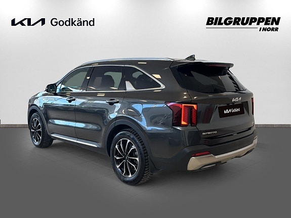 Kia Sorento 6 of 17