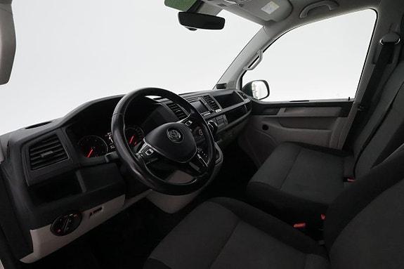 Volkswagen Transporter 10 of 22