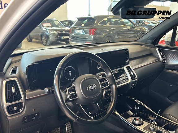 Kia Sorento 16 of 17