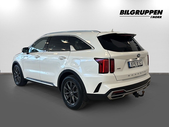 Kia Sorento 6 of 17