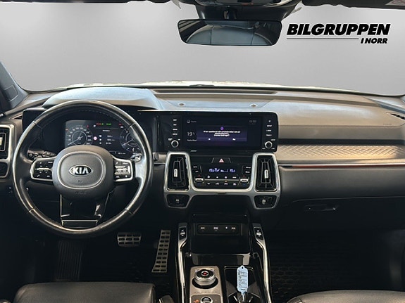 Kia Sorento 7 of 17