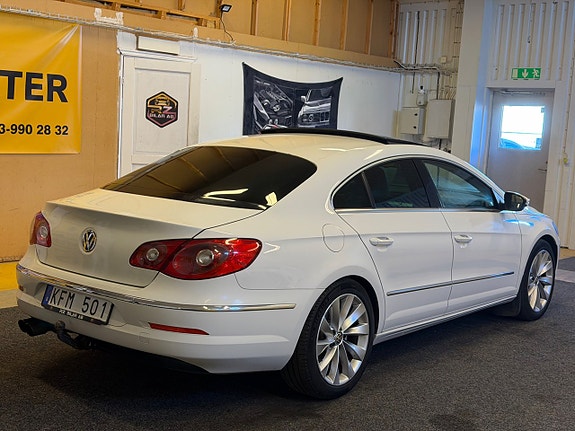 Volkswagen Passat CC 4 of 5