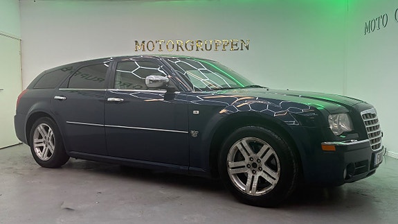 Chrysler 300C 4 of 5