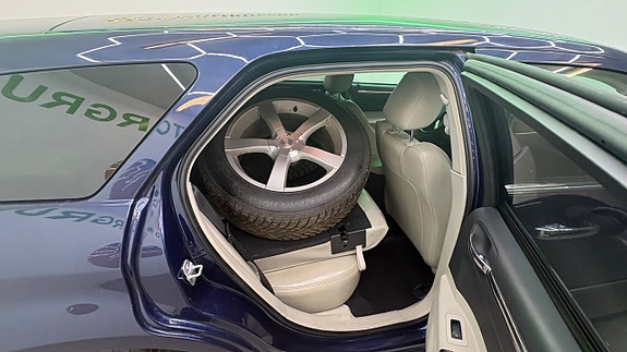 Chrysler 300C 11 of 16