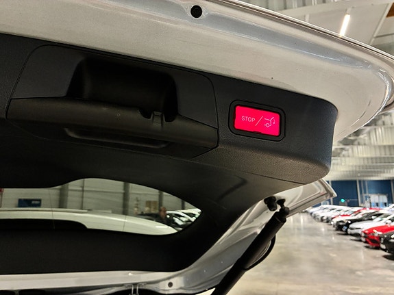 Mercedes-Benz GLB180 12 of 26