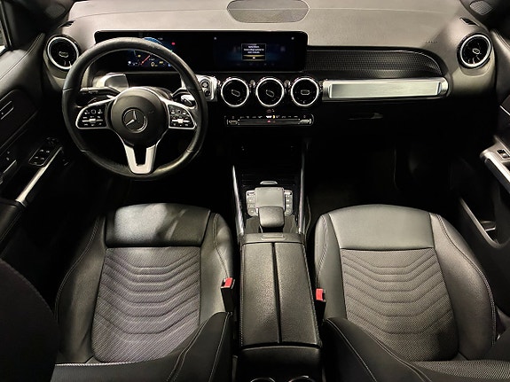 Mercedes-Benz GLB180 17 of 26
