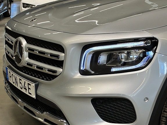 Mercedes-Benz GLB180 8 of 26