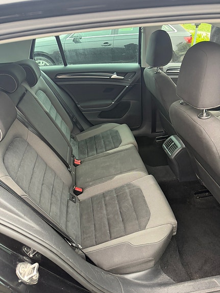 Volkswagen Golf VII 10 of 11