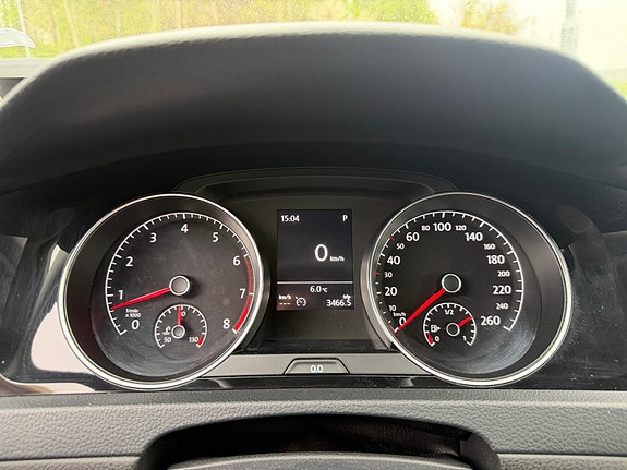 Volkswagen Golf VII 7 of 11