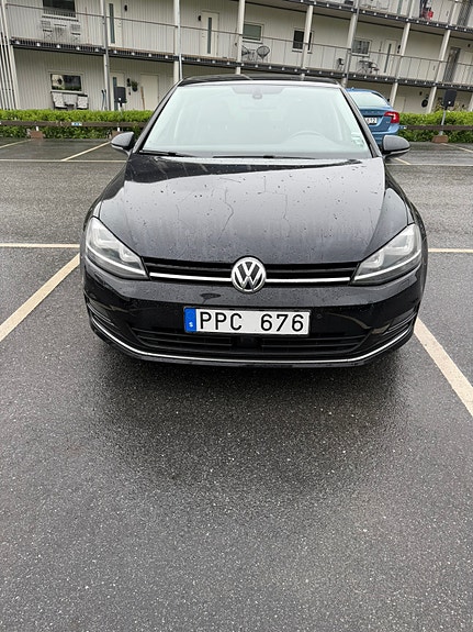 Volkswagen Golf VII 2 of 5
