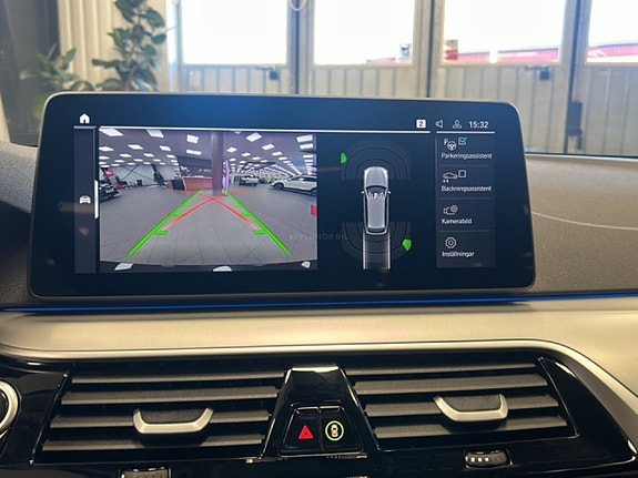 BMW 530e 15 of 18