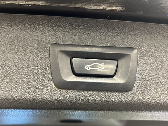BMW 530e 12 of 18