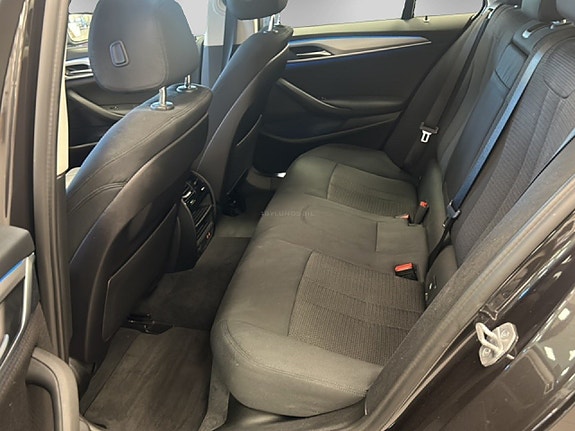 BMW 530e 9 of 18