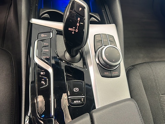 BMW 530e 17 of 18