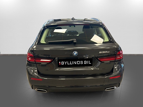BMW 530e 5 of 5