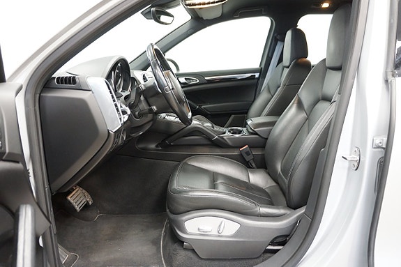 Porsche Cayenne S 5 of 5