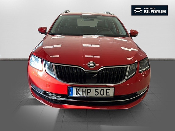 Skoda Octavia 2 of 5