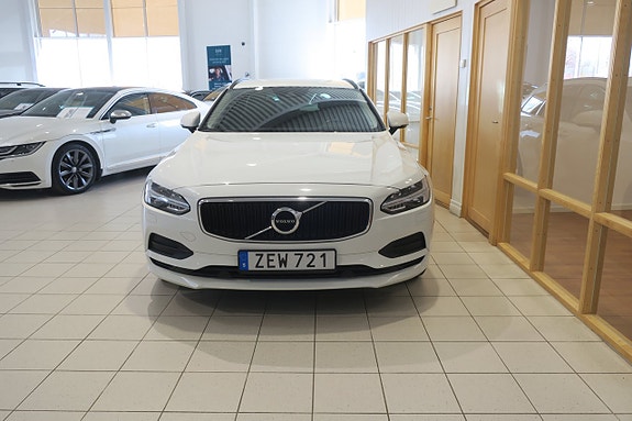 Volvo V90 3 of 5