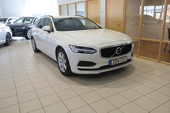 Volvo V90 2 of 5
