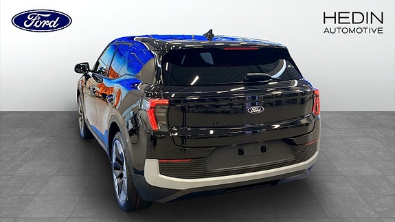 Ford Explorer 2 of 9