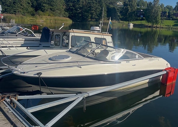 Bayliner 702 Cuddy / Mercruiser 4,3 MPI - 2013 - 1 Ägare