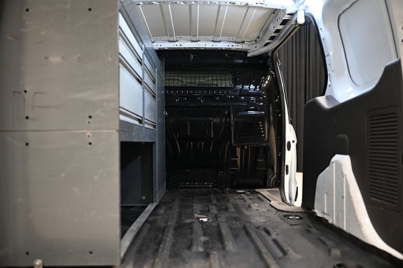 Ford Transit Connect 11 of 29