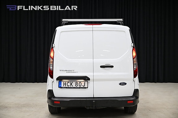 Ford Transit Connect 16 of 29