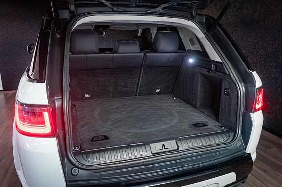 Land Rover Range Rover Sport 13 of 30