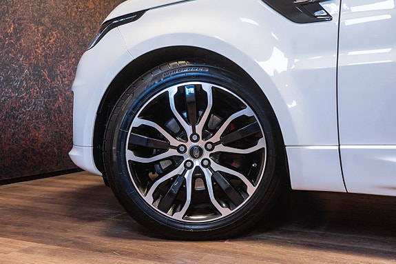Land Rover Range Rover Sport 9 of 30