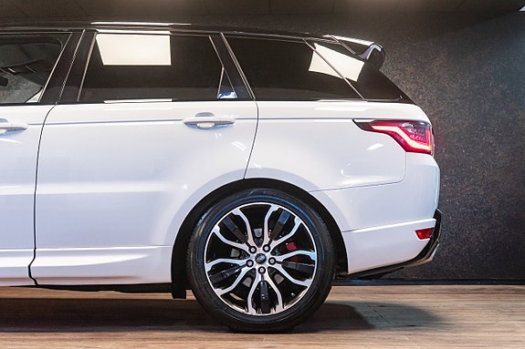 Land Rover Range Rover Sport 11 of 30