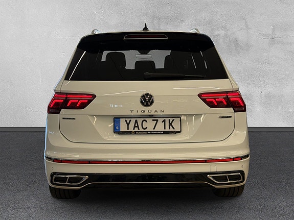 Volkswagen Tiguan Allspace 4 of 5