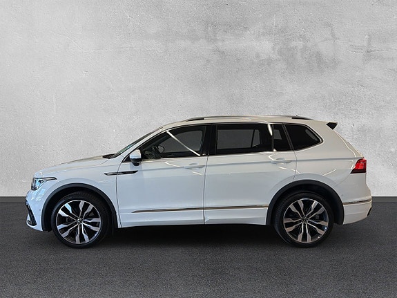 Volkswagen Tiguan Allspace 2 of 5