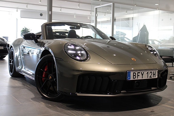 Porsche 911 Carrera 4 GTS