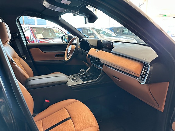Mazda CX-60 10 of 15
