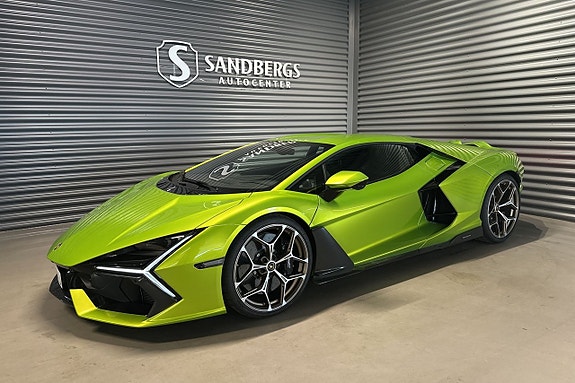 Lamborghini Revuelto 20 of 21