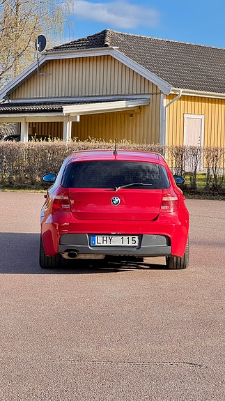 BMW 120i 5 of 7