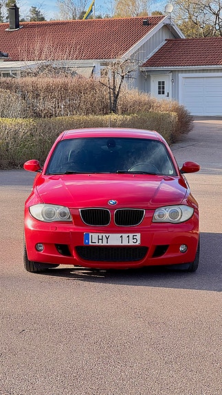 BMW 120i 4 of 7