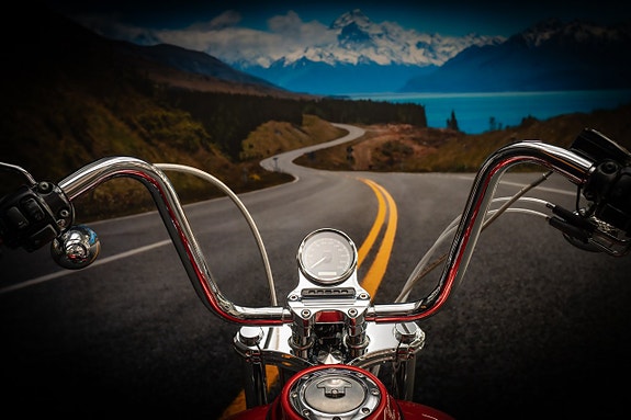 Harley-Davidson Super Glide Custom FXDCI 9 of 16